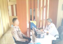 Bhabinkamtibmas Desa Mekarjaya Polsek Ciawigebang Laksanakan Sambang Kamtibmas ke Perangkat Desa