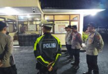 Patroli Gabungan Zona I Polres Kuningan Digelar, Polsek Cilimus Tingkatkan Keamanan Malam Hari
