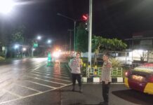 Patroli Malam Polsek Cilimus Beri Rasa Aman Warga di Bulan Puasa