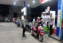 Patroli KRYD Polsek Cilimus Jaga Kondusifitas Malam di SPBU Caracas