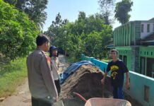 Personil Polsek Ciwaru Laksanakan Sambang dan Silaturahmi dengan Warga