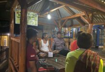 Polsek Ciwaru Giat Sambang Warga, Aiptu Aris Sunandar Sampaikan Pesan Kamtibmas