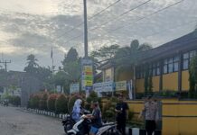 Anggota Polsek subang Polres Kuningan, Laksanakan giat PH pagi di SMA 1 Subang .