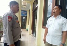 Personel Polsek Ciwaru Sambangi Kantor Desa Lebakherang, Perkuat Sinergitas dengan Aparatur Desa