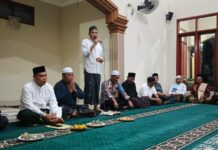 Polsek Ciwaru Hadiri Kegiatan Keagamaan, Pererat Silaturahmi dan Sampaikan Pesan KamtibmasCIWARU – Dalam upaya mempererat hubungan dengan masyarakat serta menjaga situasi kamtibmas tetap kondusif, personel Polsek Ciwaru menghadiri kegiatan keagamaan yang digelar di salah satu masjid di wilayah Kecamatan Ciwaru, Senin 16, 16/03/2026.