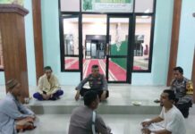 Kapolsek Ciwaru Sambangi Ulama dan Tokoh Agama di Masjid Desa Garajati
