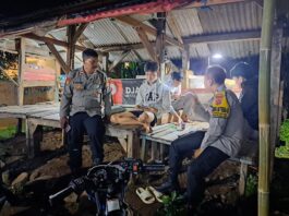 Personil Polsek Ciwaru Monitoring Pos Kamling di Malam Hari Selama Bulan Ramadan