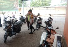 Bhabinkamtibmas Desa Kadurama Sambangi Satpam Toko, Imbau Tingkatkan Kewaspadaan Selama Ramadhan