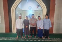 Silaturahmi di Masjid Babussalam Desa Cijagamulya, Bhabinkamtibmas Sampaikan Pesan Kamtibmas