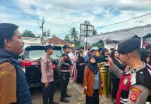 Polsek Ciawigebang Bersama Polres Kuningan Amankan Gerakan Pangan Murah di Balai Desa Susukan