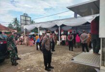 Dukung Stabilitas Harga, Kapolsek Ciawigebang Pimpin Pengamanan Gerakan Pangan Murah di Balai Desa Susukan