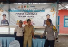 Bhabinkamtibmas Desa Susukan Cek Kesiapan Lokasi Gerakan Pangan Murah di Balai Desa Susukan