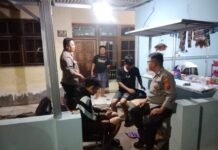 Bhabinkamtibmas Polsek Ciawigebang Patroli KRYD Malam Hari Ramadhan 1447 H, Sampaikan Imbauan Kamtibmas kepada Remaja di Geresik