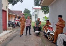 Sinergitas TNI-Polri dan Perangkat Desa, Patroli Lingkungan di Desa Ciawilor Jaga Kamtibmas Ramadhan 1447 H