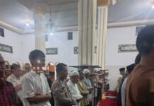 Kanit Binmas Polsek Ciwaru Hadiri Safari Ramadan di Masjid Mirqotul Janah Desa Segong