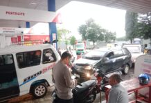 Patroli KRYD Sore Hari Ramadhan 1447 H, Bhabinkamtibmas Polsek Ciawigebang Sambangi SPBU Ciawigebang