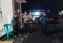 Bhabinkamtibmas Polsek Ciawigebang Patroli Malam Hari Ramadhan 1447 H, Sampaikan Himbauan Kamtibmas kepada Satpam Toko Aneka Sandang