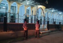 Patroli Malam Hari Ramadhan 1447 H, Bhabinkamtibmas Polsek Ciawigebang Sambangi Desa Pangkalan