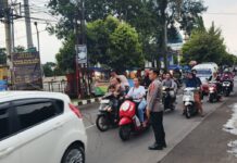 Personel Pos PAM Ciawigebang Ops Ketupat Lodaya 2026 Laksanakan Pengamanan dan Pengaturan Lalu Lintas Pasca Idul Fitri
