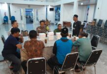 Bhabinkamtibmas Kapandayan Gelar Buka Puasa Bersama Perangkat Desa, Pererat Silaturahmi di Bulan Ramadhan