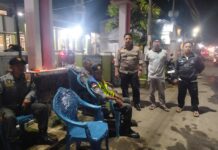 Cegah Gangguan Kamtibmas, Bhabinkamtibmas Kapandayan dan Linmas Siaga Malam Takbiran Idul Fitri 1447 H