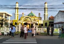 Polisi Hadir di Tengah Warga, Bhabinkamtibmas Kapandayan Pengamanan Shalat Idul Fitri