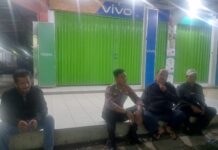 Jaga Kondusifitas Wilayah Pasca Idul Fitri 1447 H, Anggota Polsek Ciawigebang Intensifkan Patroli Dialogis Malam Hari di Ciputat
