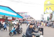 Sinergitas Polri-TNI Lakukan Pengamanan dan Pengaturan Lalin Pasca Idul Fitri 1447 H di Kawasan Pasar Desa Ciputat