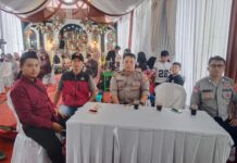 Pengamanan Organ Dangdut, Bhabinkamtibmas Polsek Ciawigebang Hadir Beri Rasa Aman di Desa Sukadana