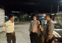 Jaga Kondusifitas Pasca Ops Ketupat Lodaya 2026, Bhabinkamtibmas Polsek Ciawigebang Gelar Patroli Malam Hari di Gudang Wings