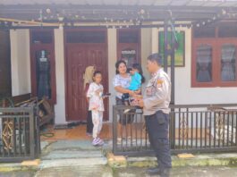 Polsek Ciwaru Giat Sambang Warga, Aiptu Aris Sunandar Sampaikan Pesan Kamtibmas