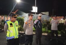 Bersinergi di Malam Akhir Pekan, Kapolsek Mandirancan Pimpin Apel KRYD Zona 1 Polres Kuningan