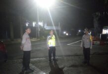 Ciptakan Malam Minggu Kondusif, Kapolsek Mandirancan Pimpin Penyisiran Simpang Tugu Macan