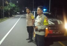 Cegah Kriminalitas Jalanan dan Permukiman, Kapolsek Mandirancan Pimpin Patroli Sahur Dini Hari