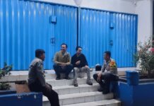 Sambang Malam Ka SPKT 1 Polsek Mandirancan di Blok Kasab, Edukasi Warga Cegah Kejahatan