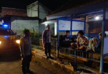 Ka SPKT 1 Polsek Mandirancan Sambangi Pos Ronda Dusun Wage, Dorong Ronda Malam Aktif