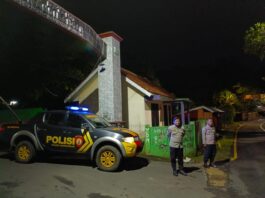 Ka SPKT 1 Polsek Mandirancan Intensifkan Patroli Dini Hari, Pastikan Warga Aman hingga Sahur