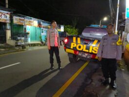 Ka SPKT 1 Polsek Mandirancan Sambangi Wilayah Perbatasan dan Pemukiman, Cegah Kejahatan Dini Hari