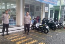 Patroli Ngabuburit Presisi Polsek Mandirancan: Pastikan Minimarket Aman dari Premanisme dan Hipnotis