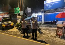 Polsek Mandirancan Pasang Barikade Keamanan, Libas Geng Motor dan Balap Liar di Titik Vital Desa