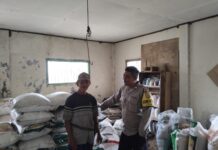 Perkuat Ketahanan Pangan di Desa Seda, Bhabinkamtibmas Polsek Mandirancan Kawal Program Jagung Hibrida