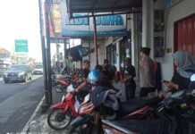 Polsek Kramatmulya Laksanakan Patroli Siang Jaga Keamanan di Wilayah Hukum Polsek Kramatmulya Sambangi Ojeg Pangkalan Desa Kalapagunung