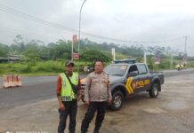 Polsek Kramatmulya Laksanakan Patroli Siang Jaga Keamanan di Wilayah Hukum Polsek Kramatmulya Sambangi Alfamart Desa Cilaja