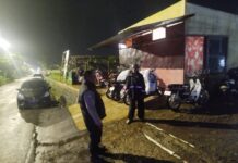 Piket Polsek Kramatmulya Laksanakan Patroli Malam Hari Jaga Harkamtibmas di Wilayah Hukum Sambangi Warga Desa Karangmangu