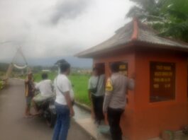 Patroli Siang Polsek Kramatmulya Jaga Keamanan di Wilayah Hukum Polsek Kramatmulya Sambangi Petugas Jaga Karcis Objek Wisata Sawah lope Desa Cikaso