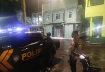 Patroli Malam Hari Polsek Kramatmulya Jaga Harkamtibmas di Wilayah Hukum Sambangi Linmas Desa Cikaso