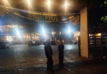 Patroli Malam Hari Polsek Kramatmulya Jaga Harkamtibmas di Wilayah Hukum Sambangi Security Café D’Jons Desa Cilaja