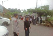 Patroli Siang Polsek Kramatmulya Jaga Keamanan di Wilayah Hukum Polsek Kramatmulya Sambangi Kedai Tresa Desa Karangmangu