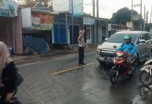 Upaya Preventif Polisi Jaga Kelancaran Jam Masuk Sekolah