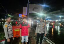 Waspada Pencurian Dini Hari, Polsek Cilimus Sambangi Pemukiman Warga Desa Cilimus